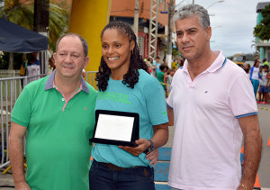 Lucimar Silva recebeu homenagem do prefeito de Timóteo Geraldo Hilário e do vice Carlos Vasconcelos