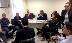 A reunião aconteceu com o desembargador Fernando Luiz Gonçalves Rios Neto, vice-corregedor do Tribunal Regional do Trabalho (TRT) - 3ª Região