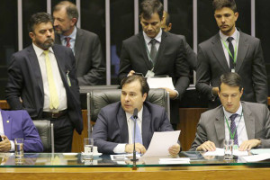 O presidente da Câmara dos Deputados, Rodrigo Maia,durante sessão de destaques ao texto-base da proposta de emenda à Constituição da reforma da Previdência - Fabio Rodrigues Pozzebom/ Agência Brasil