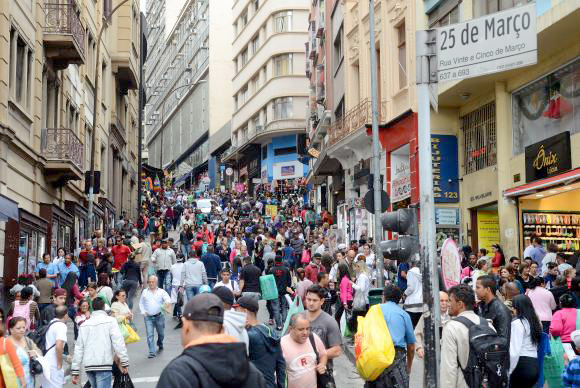 Desempregados no Brasil agora são 14 milhões. Houve alta de 8,7% em relação ao trimestre encerrado em janeiro - Foto: Rovena Rosa/Agência Brasil
