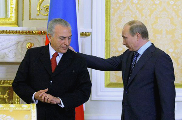 Vladimir Putin e Michel Temer fecham acordo. Foto:  POOL / MIKHAIL METZEL