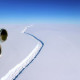 Um iceberg de 5,8 mil quilômetros quadrados se desprendeu do segmento Larsen C da Antártida. Foto: John Sonntag/Nasa