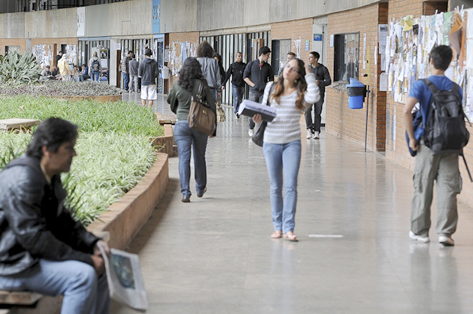 O ProUni oferece bolsas de estudo integrais e parciais em faculdades privadas. Foto: Arquivo / Agência Brasil