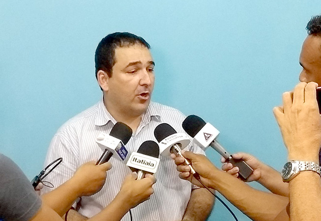O Secretário de Administração, Fábio Azevedo, informou que a mudança segue orientação do Ministério Público