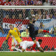 A Croácia ataca o gol da Inglaterra em partida com virada após gol inglês no início do jogo (Kai Pfaffenbach/Reuters/Direitos reservados)