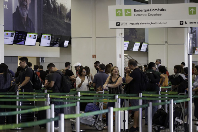 O número de passageiros transportados no mercado doméstico  chegou a 24 milhões - Foto: Arquivo Agência Brasil