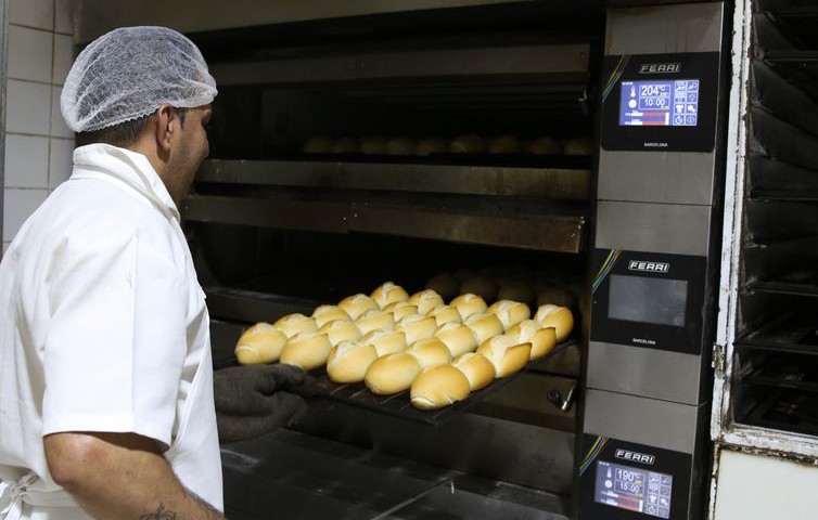 O pão francês é o mais consumido pelos brasileiros