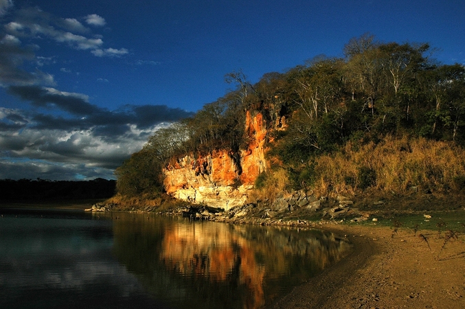 Parque Estadual do Sumidouro e monumentos naturais Gruta Rei do Mato e Peter Lund abrigam valiosos patrimônios históricos e naturais