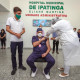 A primeira pessoa a receber a vacinação em Ipatinga foi o enfermeiro Robson Neves Rodrigues, 46 anos