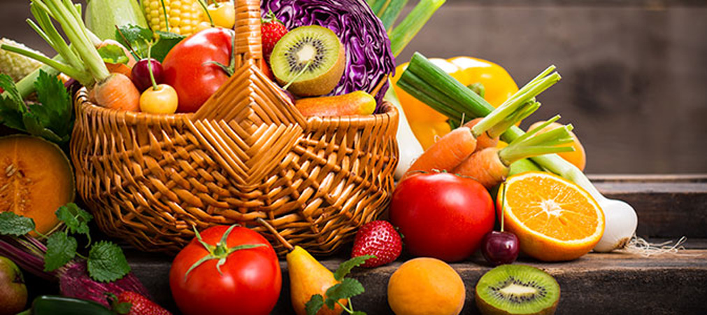 É recomendável manter o consumo de frutas e legumes variados