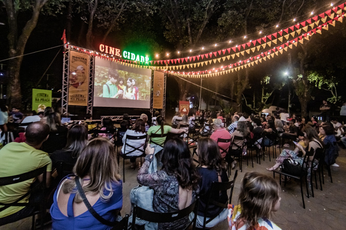 A Mostra CineCidade continua levando filmes brasileiros para as praças de Ipatinga - Foto: Flávio Charchar